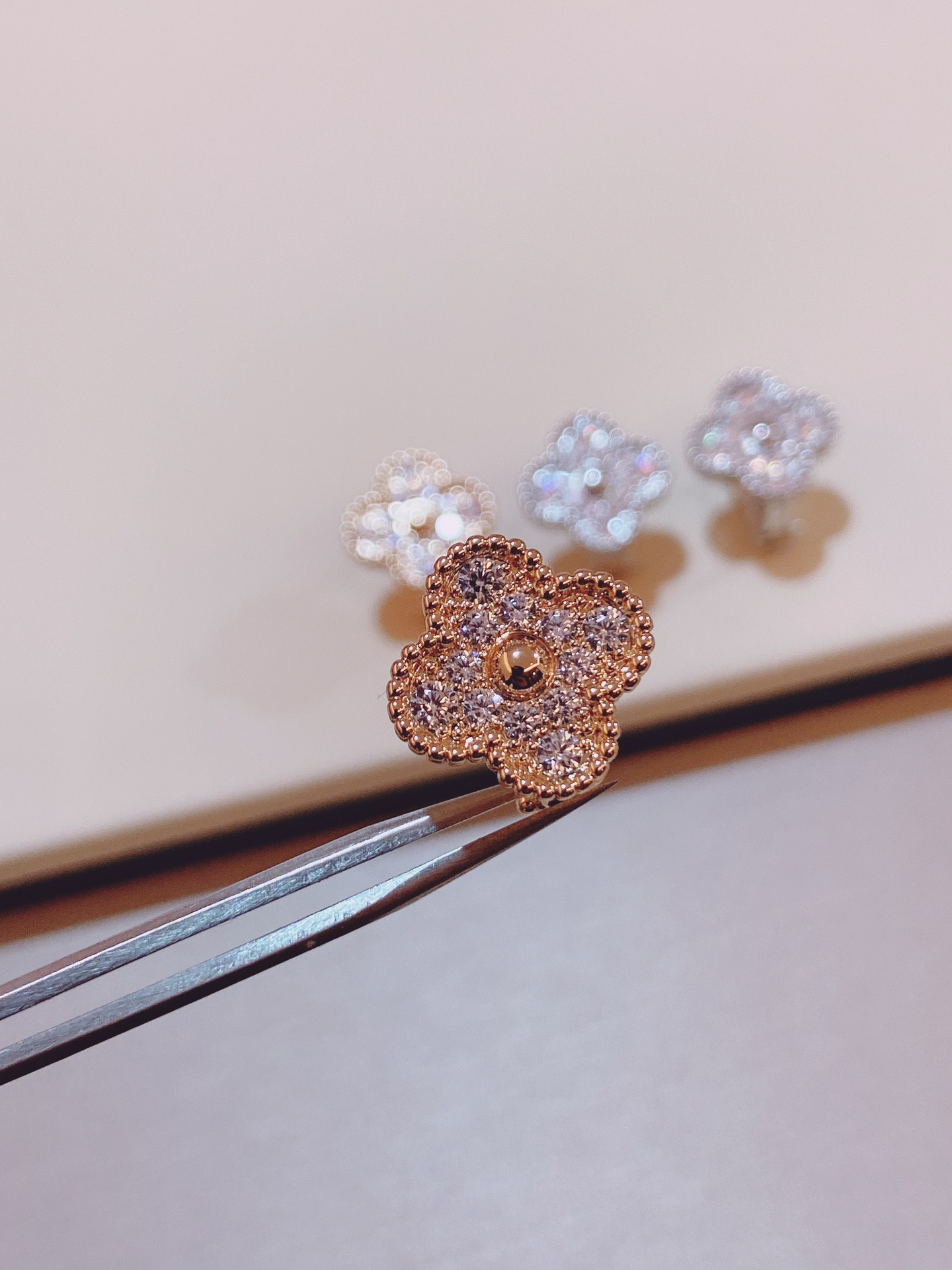 Alhambra 1 Motif Earrings with Full Diamonds