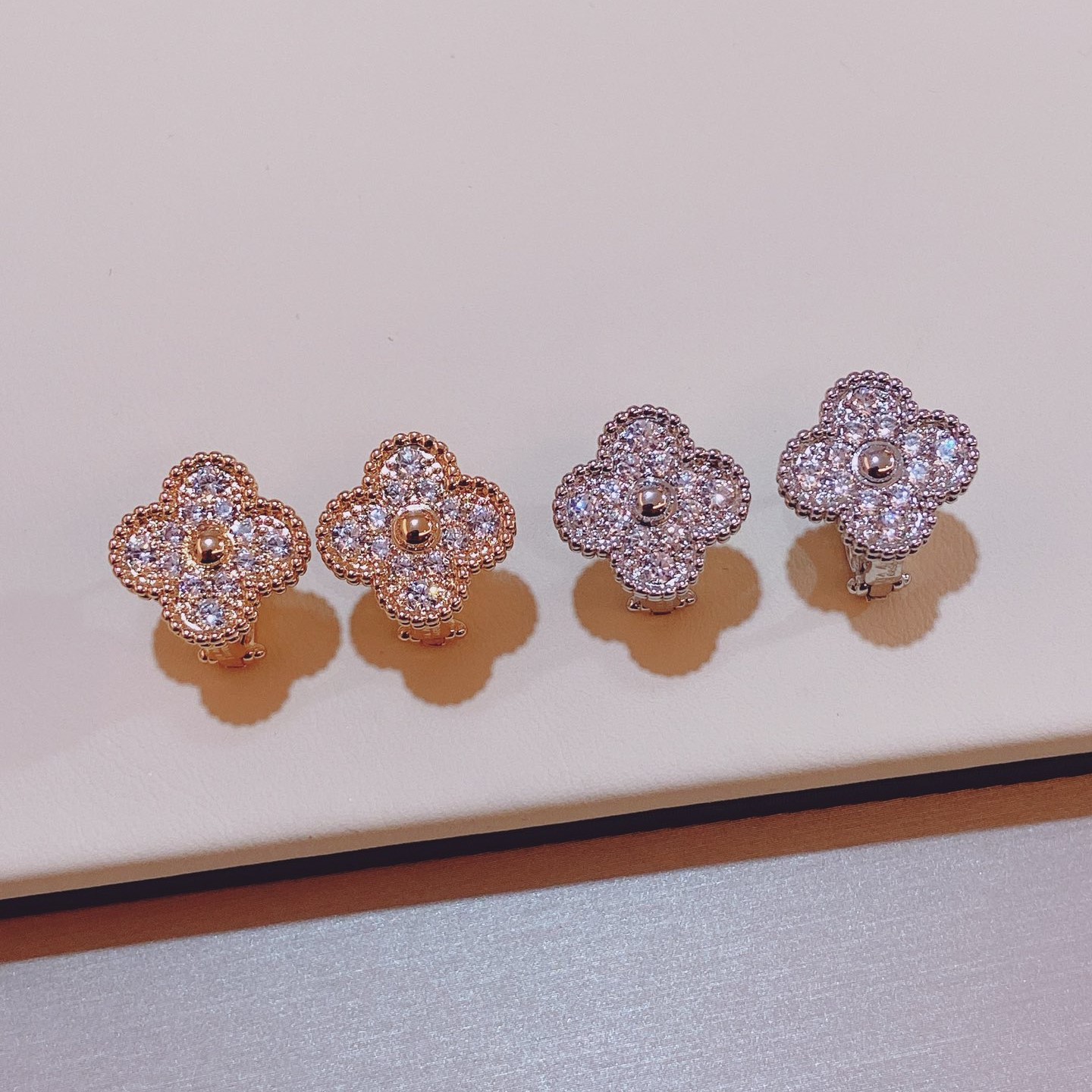 Alhambra 1 Motif Earrings with Full Diamonds
