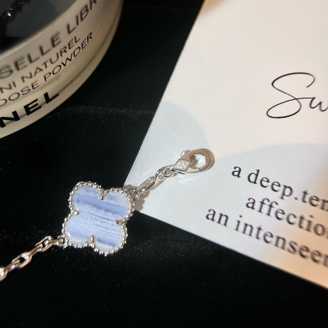 1.Alhambra Chalcedony 5 motifs Bracelet with Diamonds