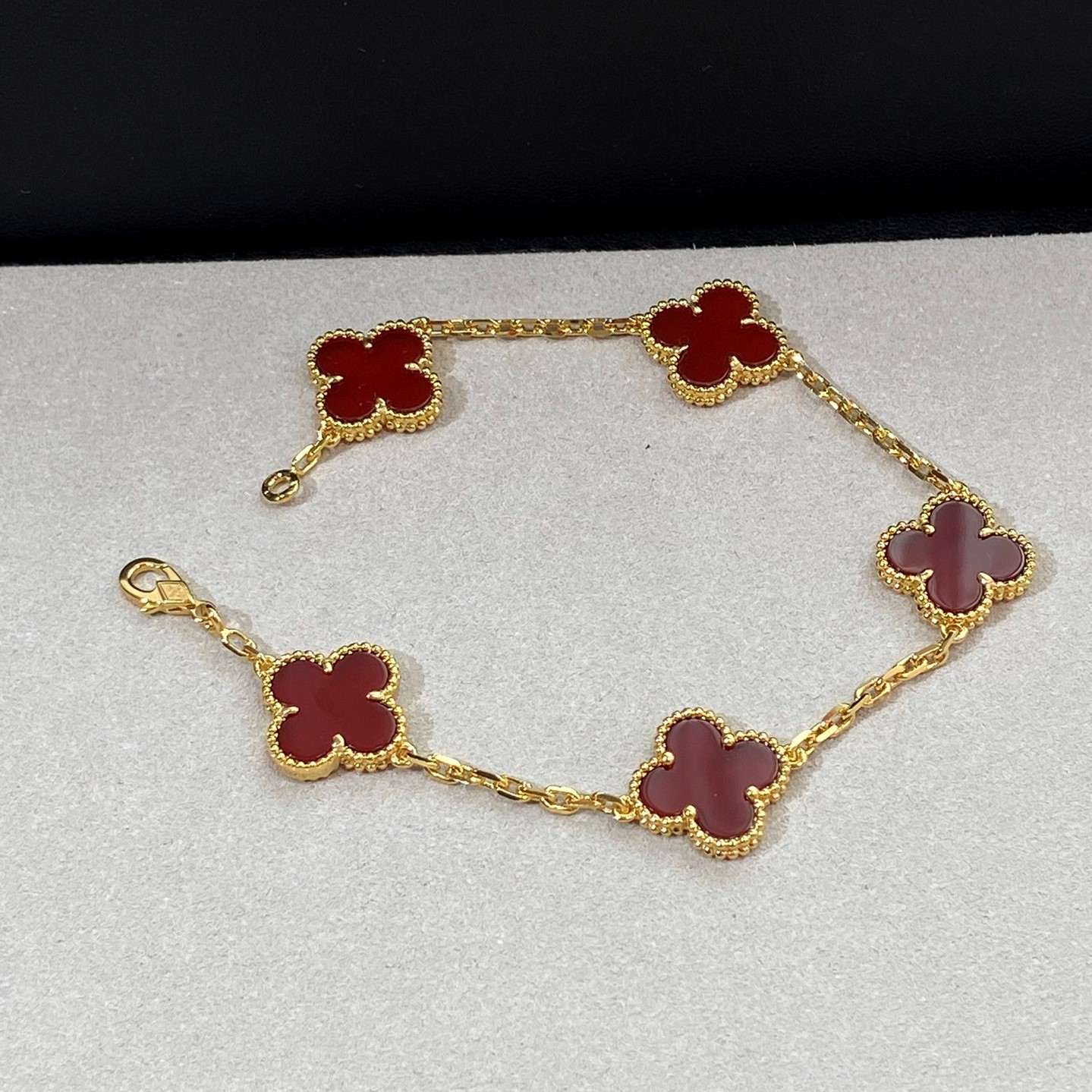 1.Alhambra Red Carnelian 5 motifs Bracelet