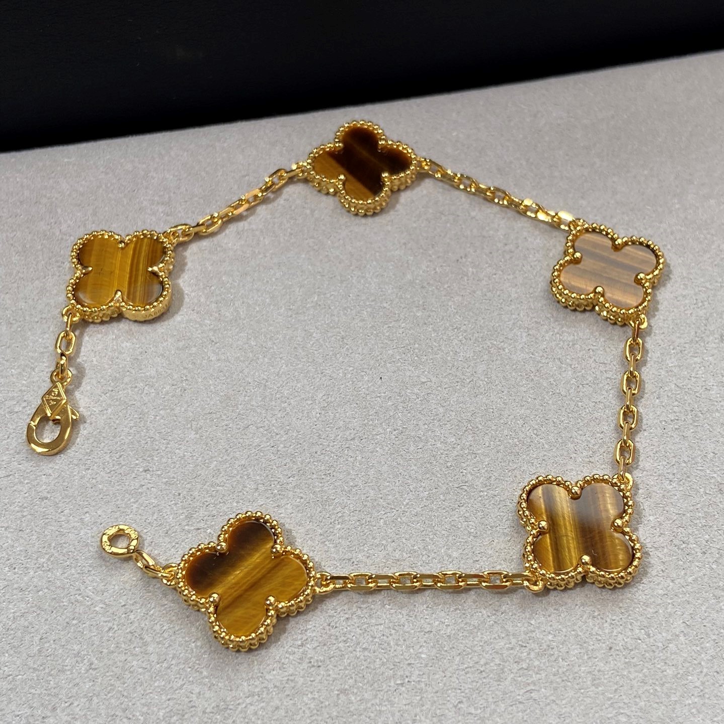 1.Alhambra Eye Tiger 5 motifs Bracelet
