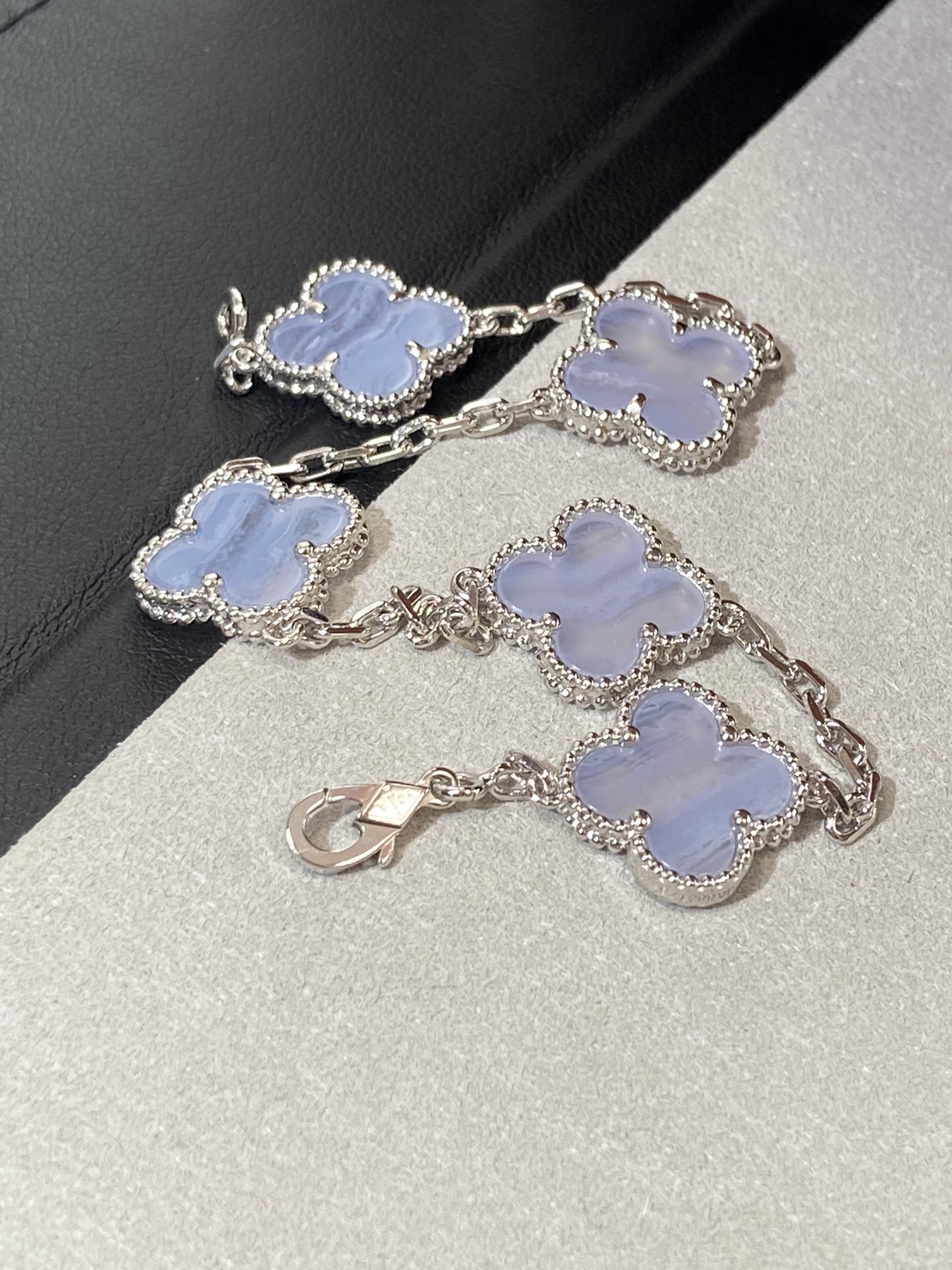 1.Alhambra Chalcedony 5 motifs Bracelet