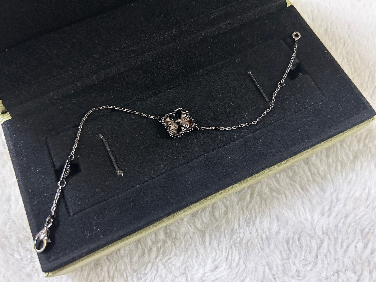 1.Alhambra Black Laser 5 motifs Bracelet