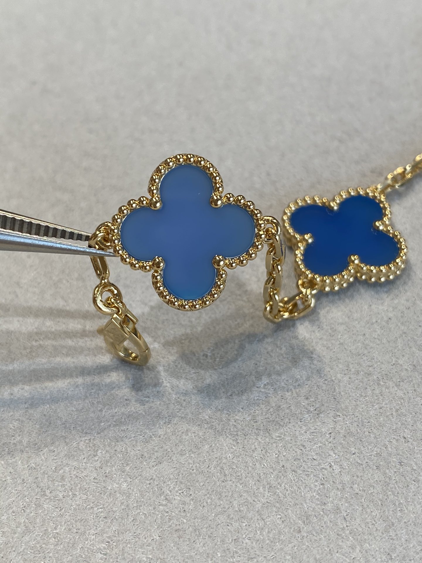 1.Alhambra Blue Agate 5 motifs Bracelet