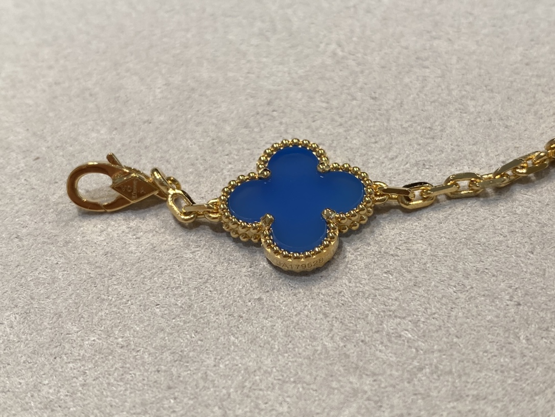 1.Alhambra Blue Agate 5 motifs Bracelet