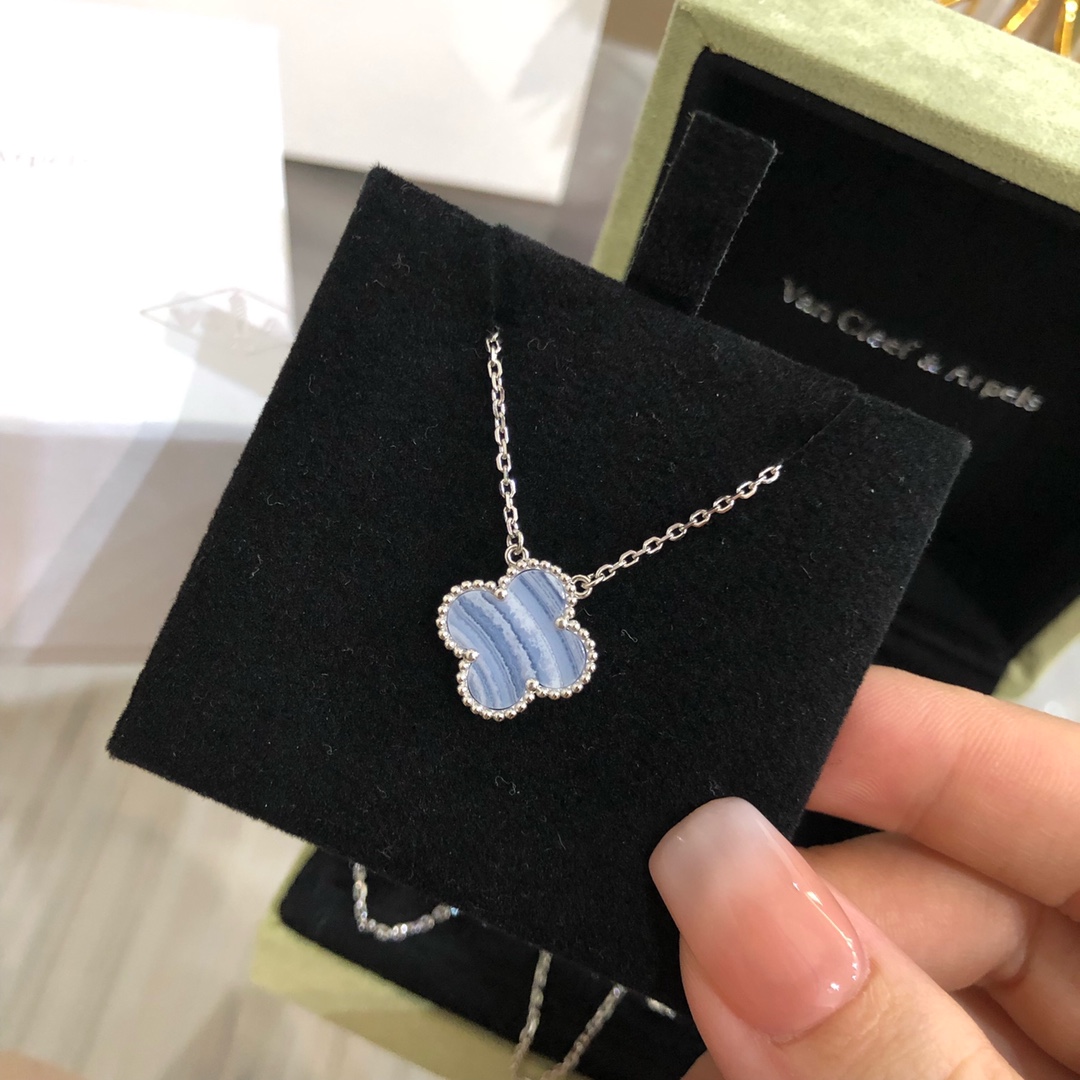 Alhambra Chalcedony 1 motif Necklace