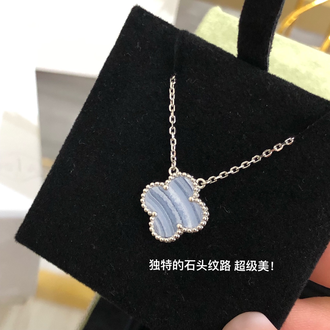 Alhambra Chalcedony 1 motif Necklace