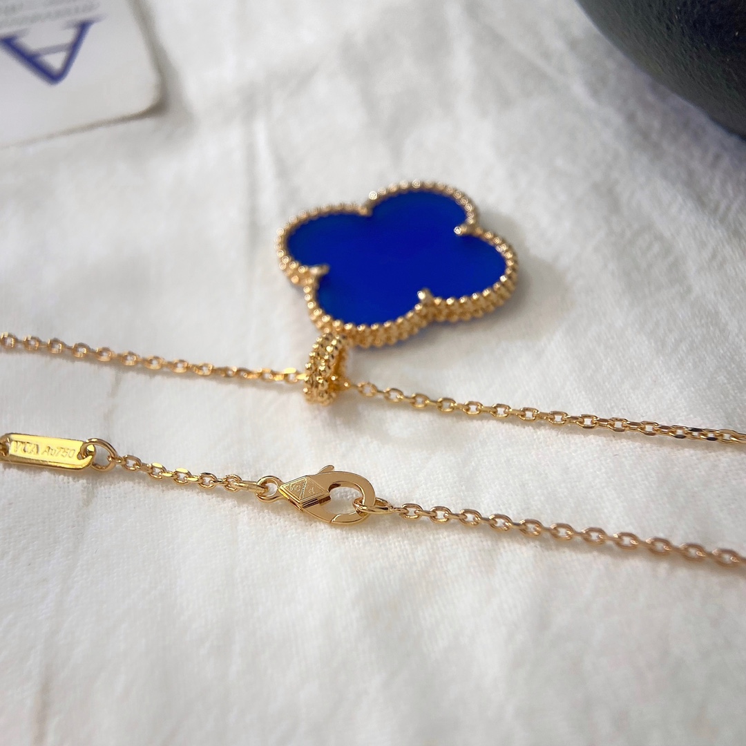 Magic Alhambra 1 motif Agate long necklace