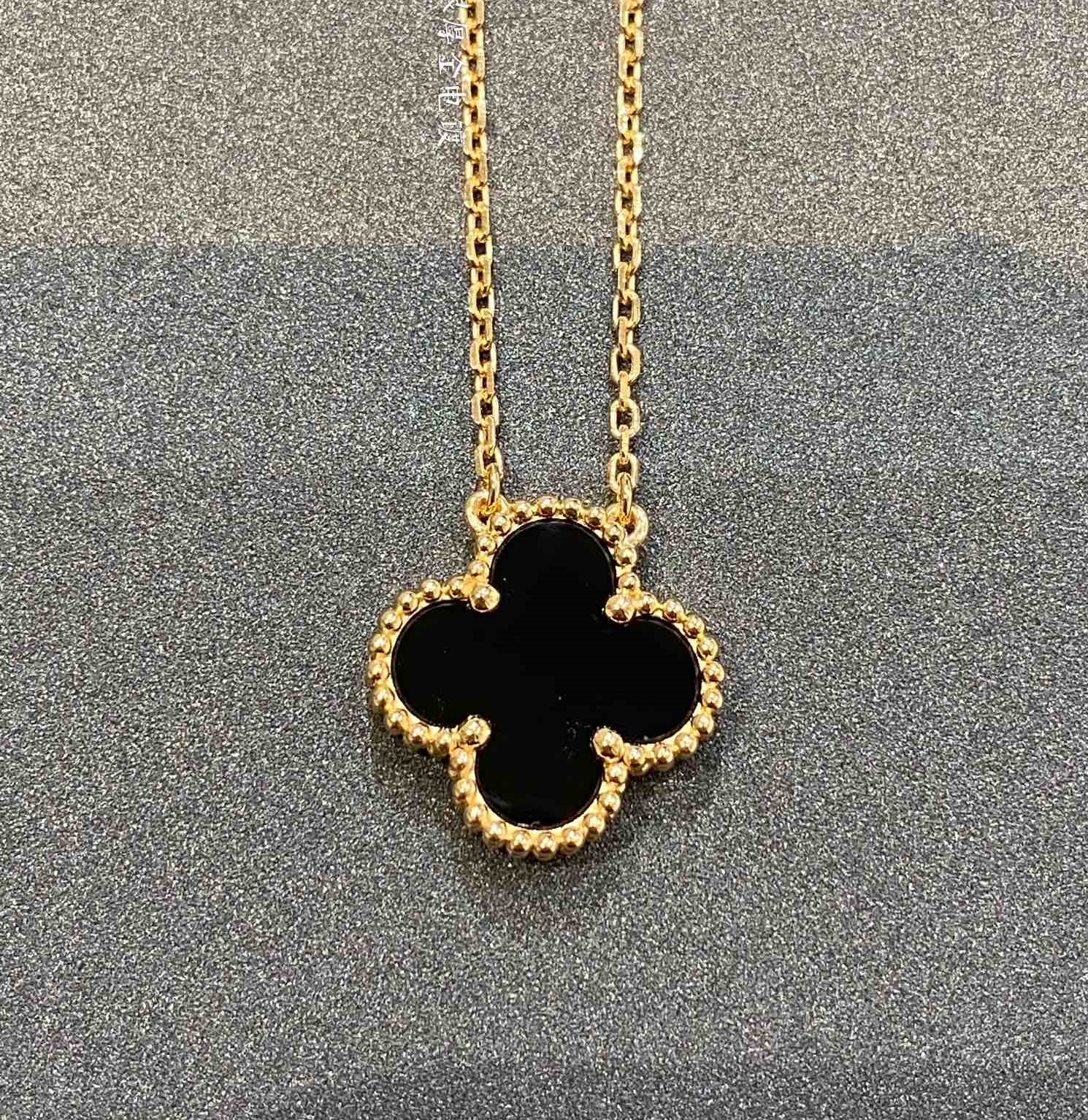 Alhambra Black Onyx 1 motif Necklace