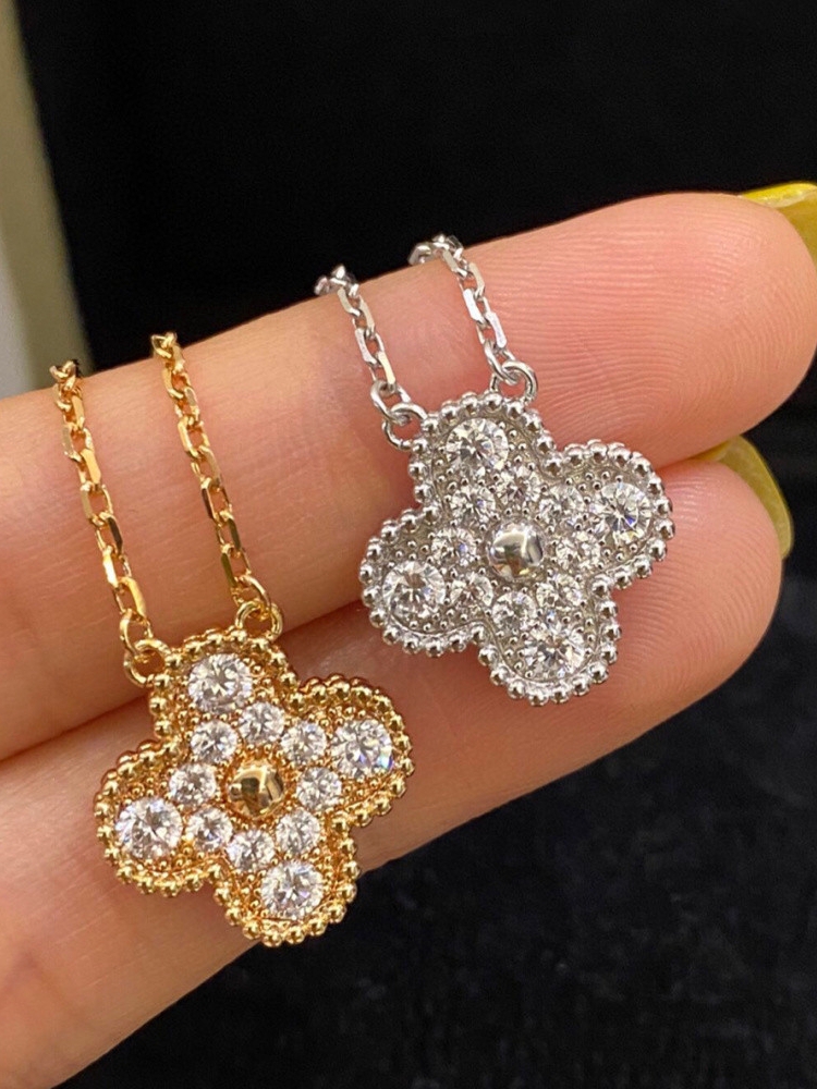 Alhambra Pendant Necklace with Full Diamonds