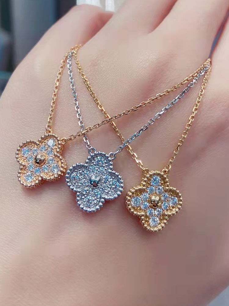 Alhambra Pendant Necklace with Full Diamonds