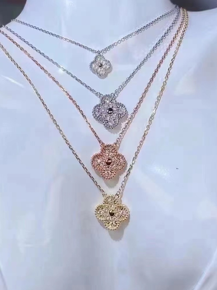 Alhambra Pendant Necklace with Full Diamonds