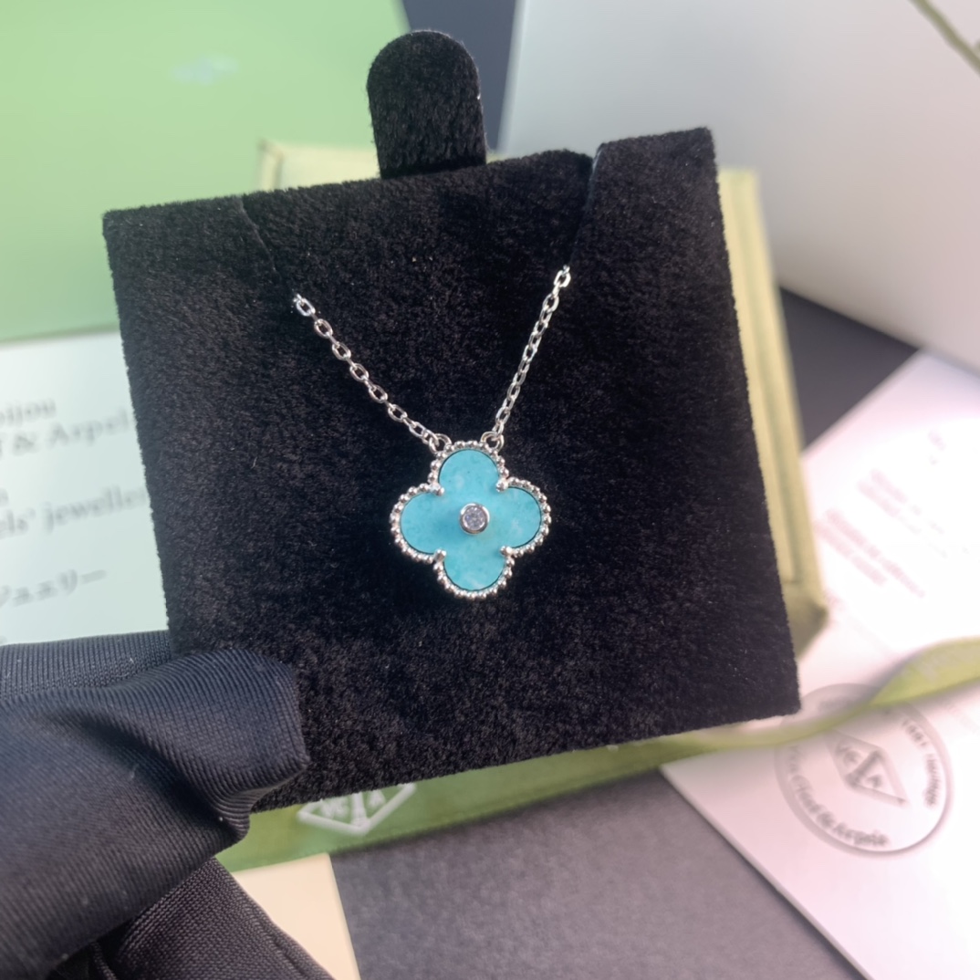 Alhambra Turquoise Pendant Necklace with Diamond