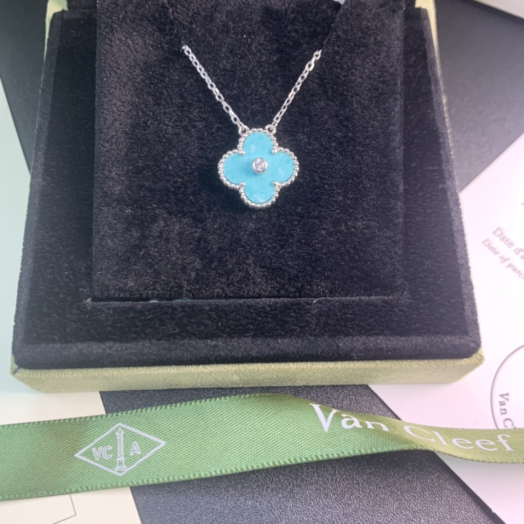 Alhambra Turquoise Pendant Necklace with Diamond