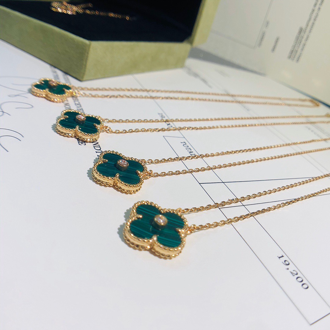 Alhambra Malachite 1 motif Necklace with Diamond
