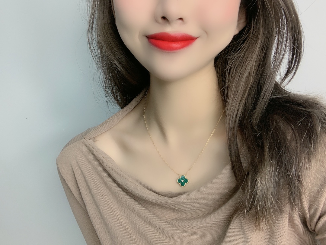 Alhambra Malachite 1 motif Necklace with Diamond