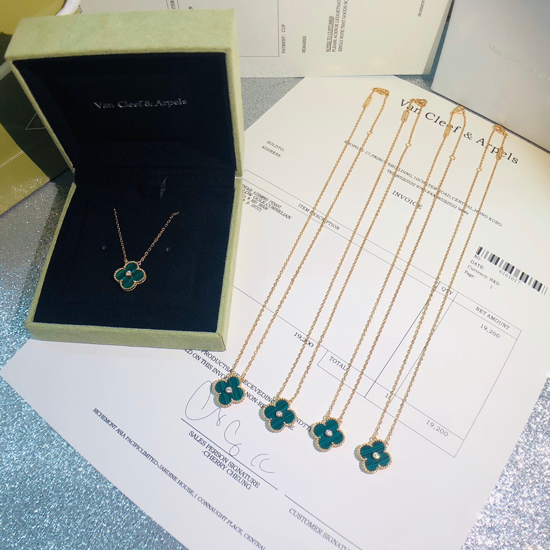 Alhambra Malachite 1 motif Necklace with Diamond