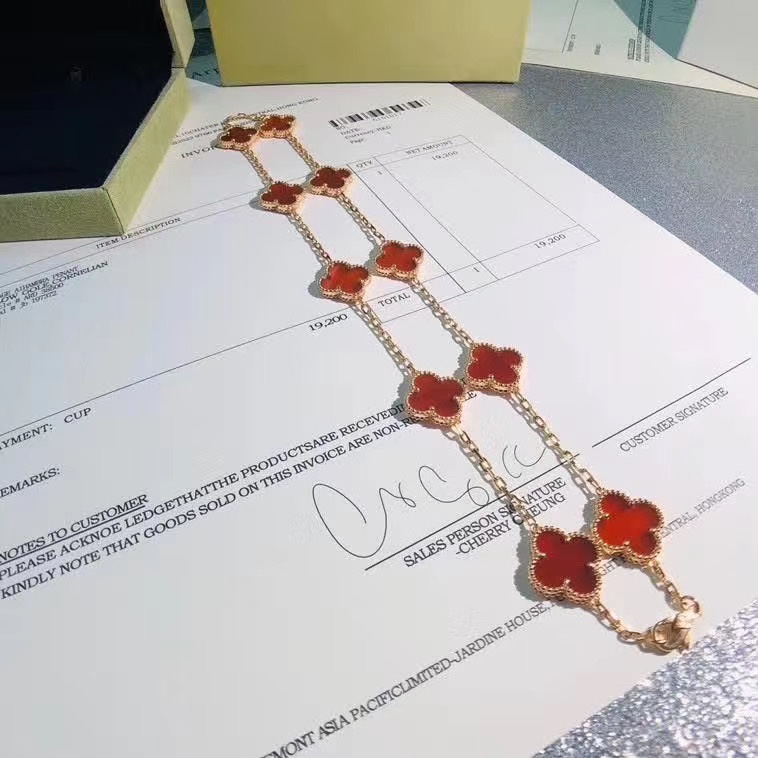 Alhambra Carnelian 10 motifs Necklace