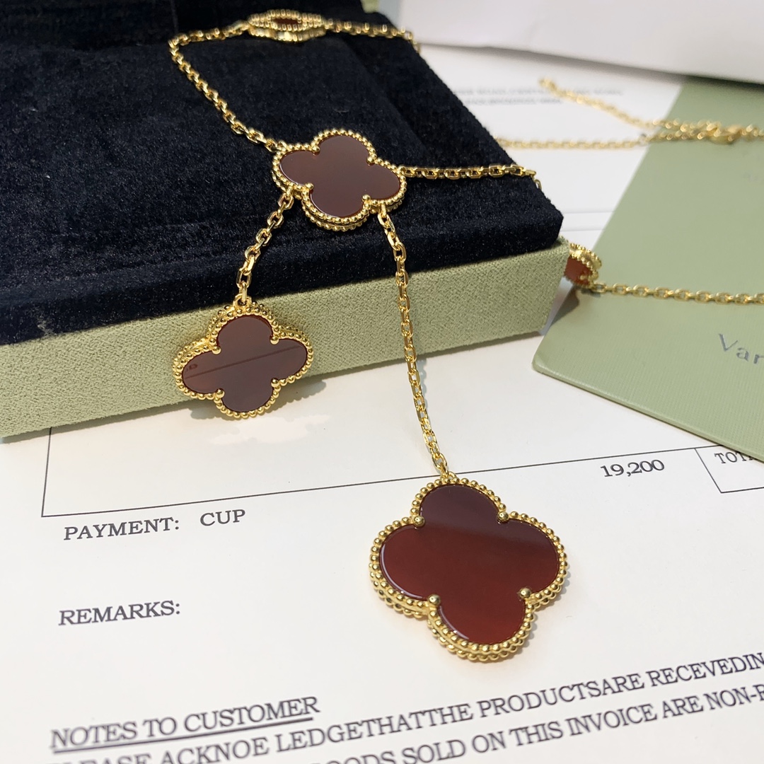 Alhambra Carnelian 6 motifs Necklace