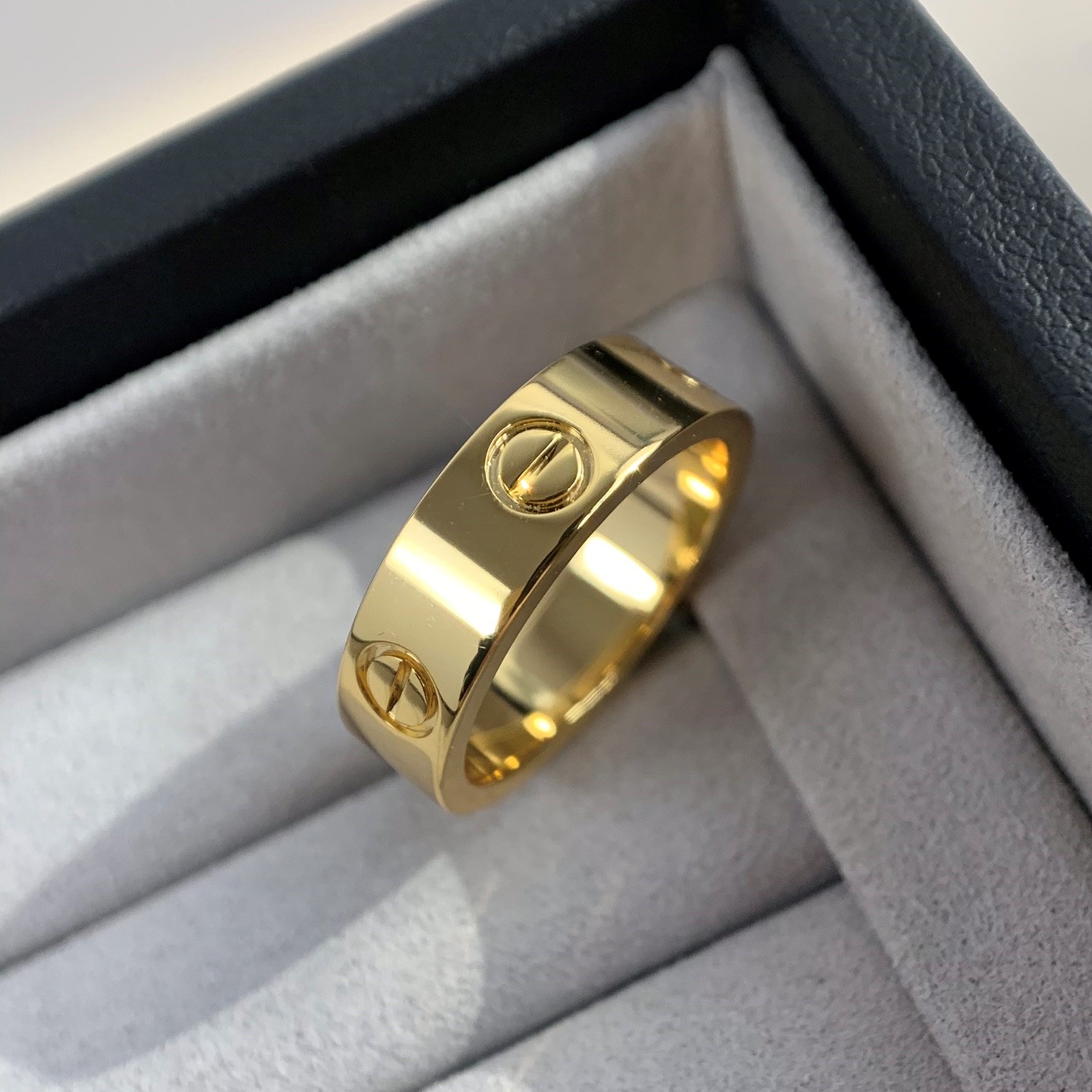 LOVE Ring without Diamonds