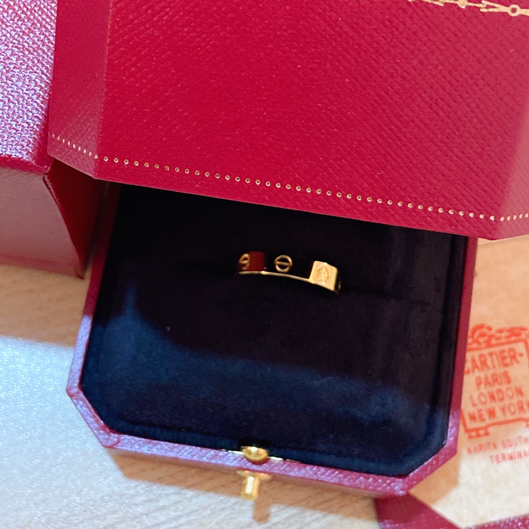 LOVE Ring without Diamonds