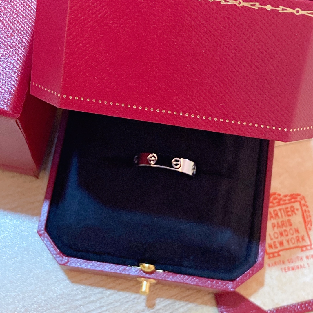 LOVE Ring without Diamonds