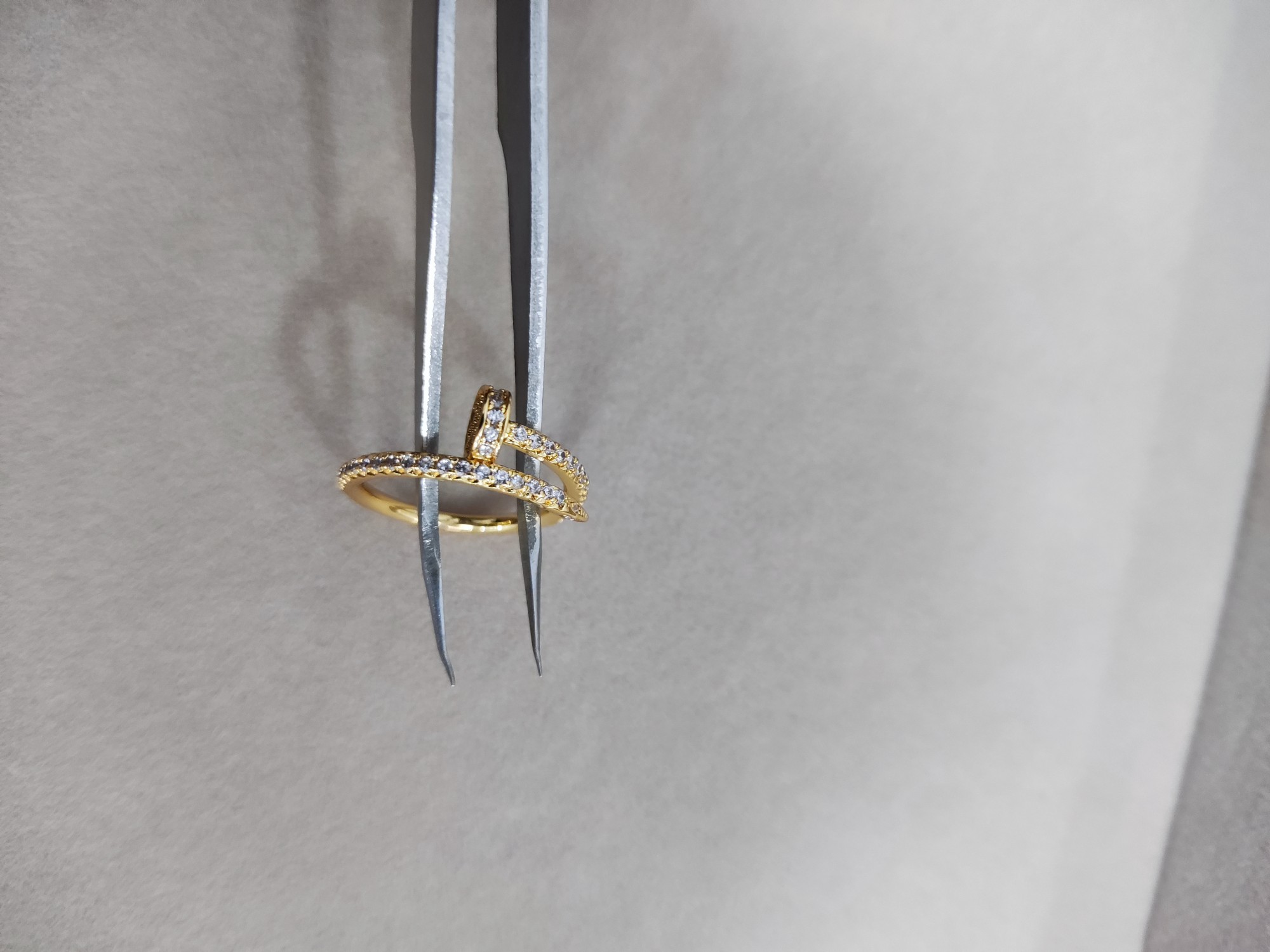 Juste un Clou Nail Ring with full diamonds