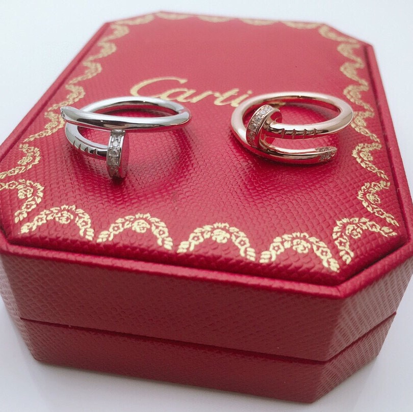 Juste un Clou Nail Ring head and tail with diamonds