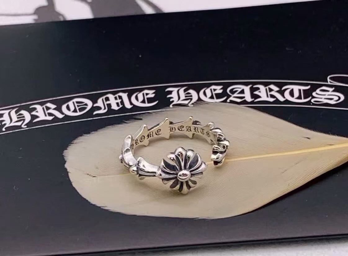 Fishtail Wreath Ring