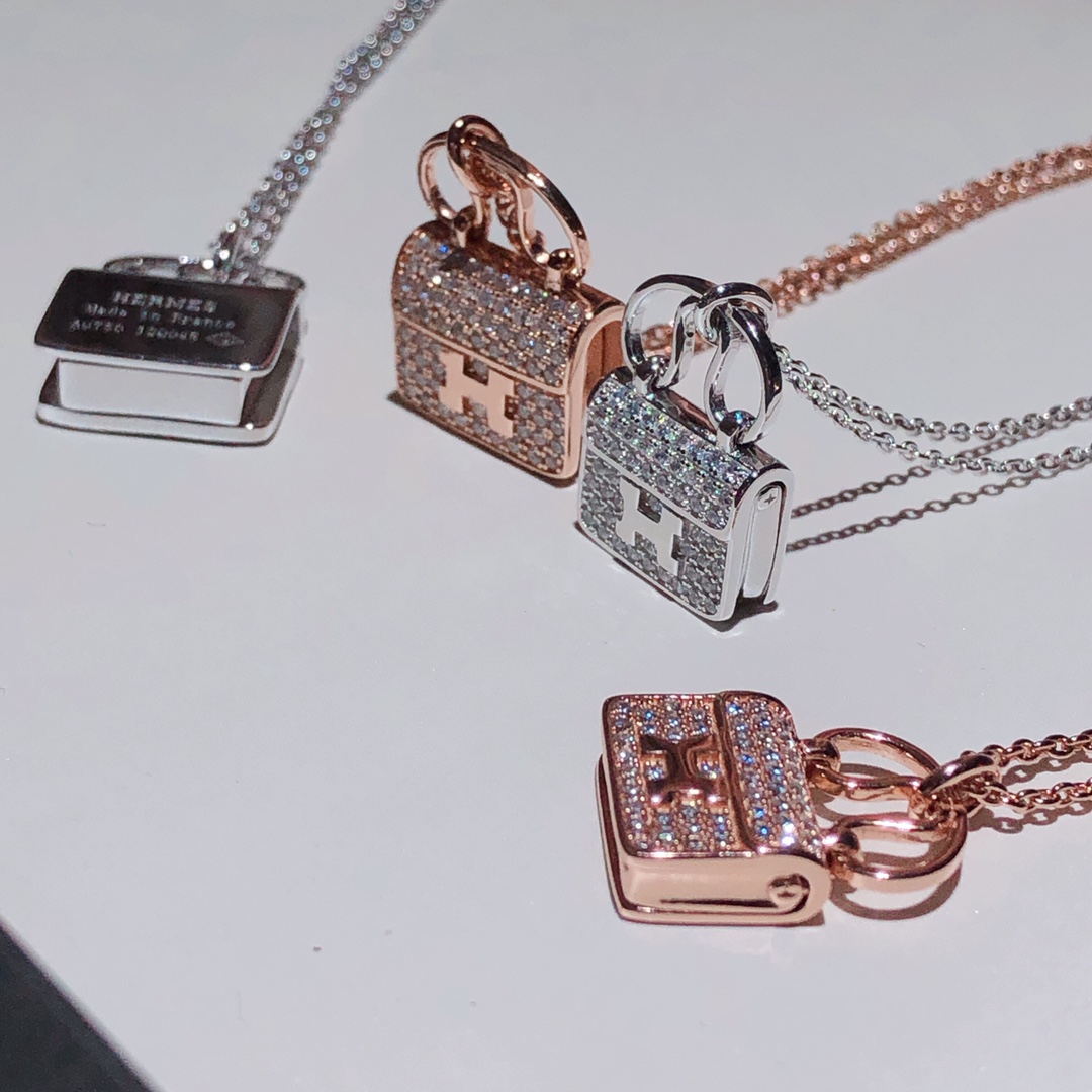 Bag Pendant Necklace