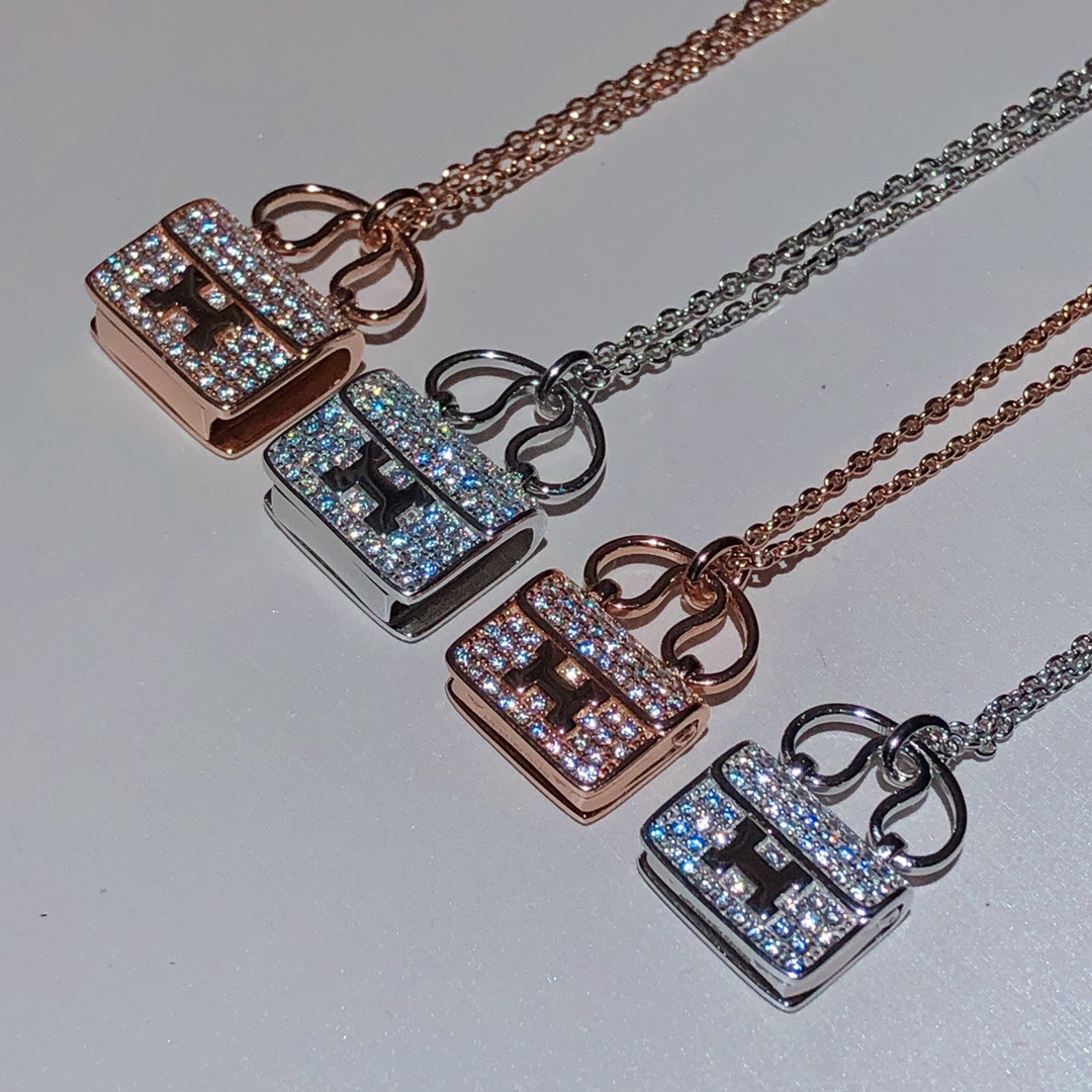 Bag Pendant Necklace