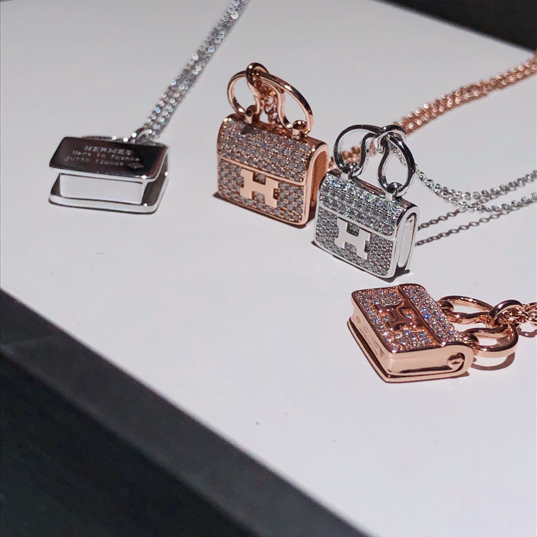 Bag Pendant Necklace