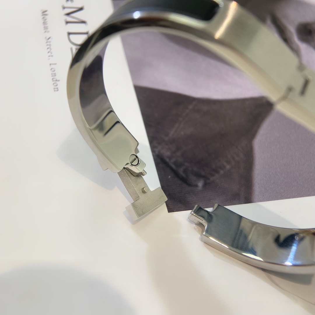 Clic HH Black Bracelet