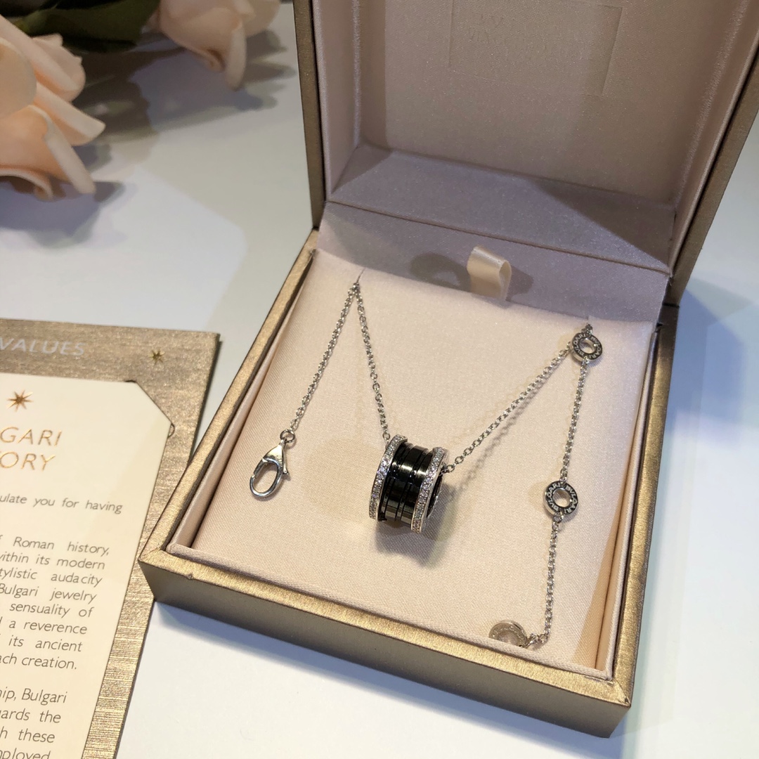 B.zero Ceramic Necklace with Diamonds