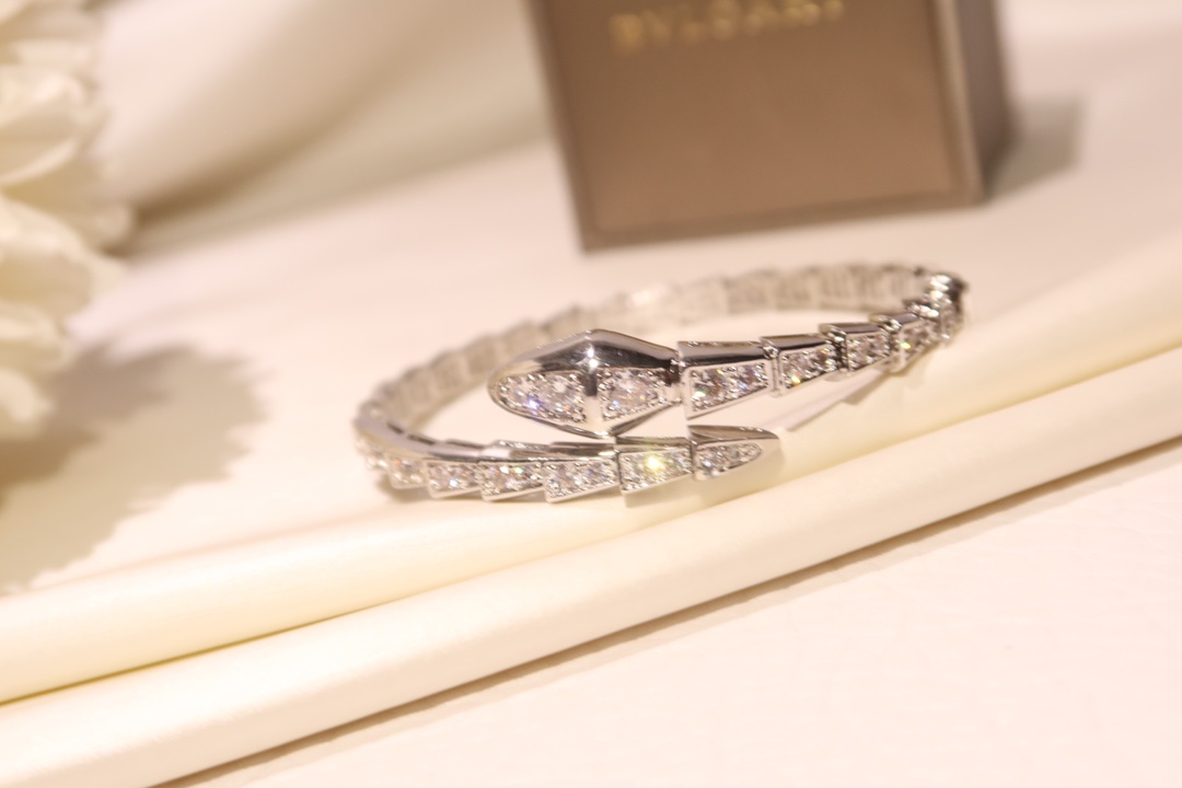 Serpenti Single Snake Shape Bracelet Full Diamonds