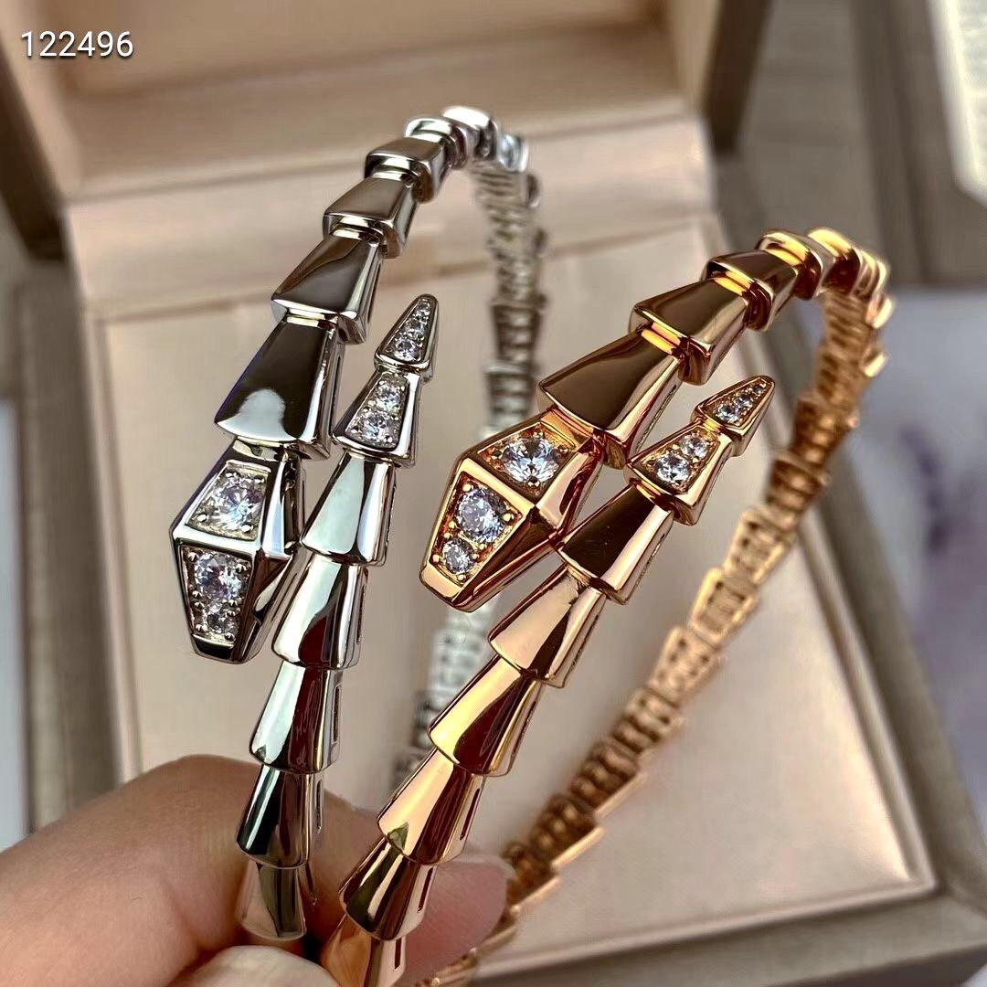Serpenti Single Snake Shape Ring with Diamonds