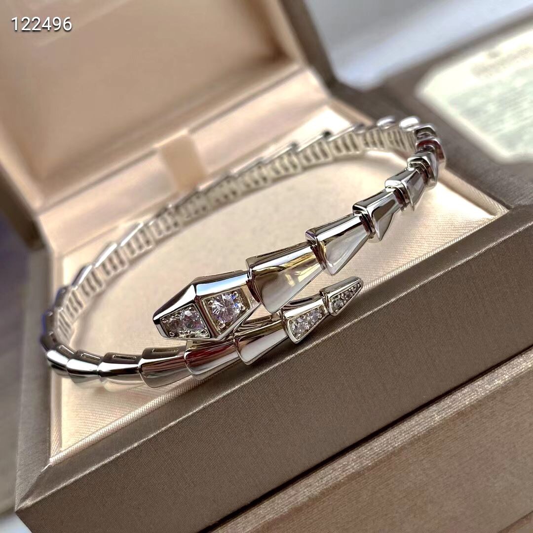 Serpenti Single Snake Shape Ring with Diamonds