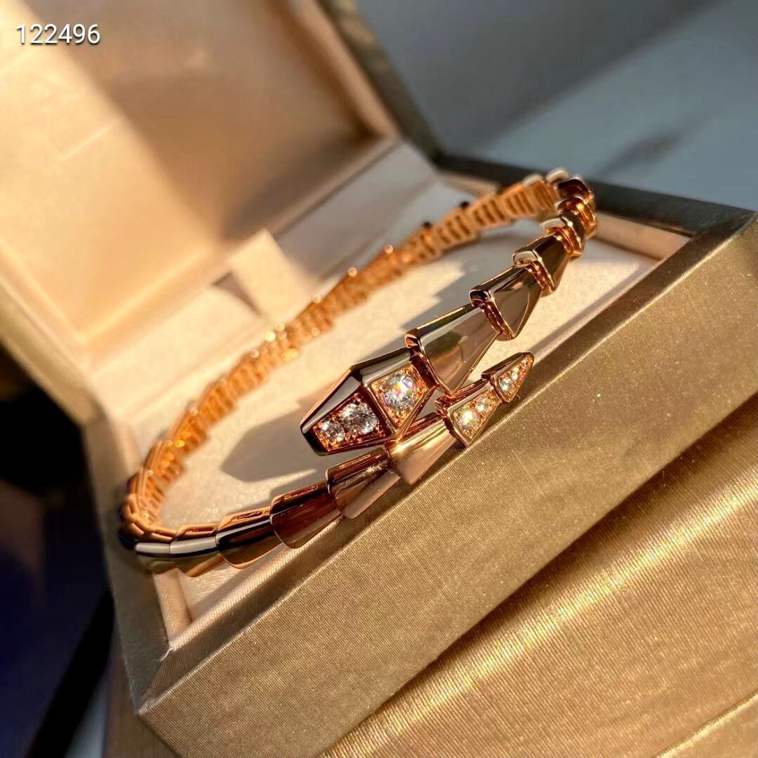 Serpenti Single Snake Shape Ring with Diamonds
