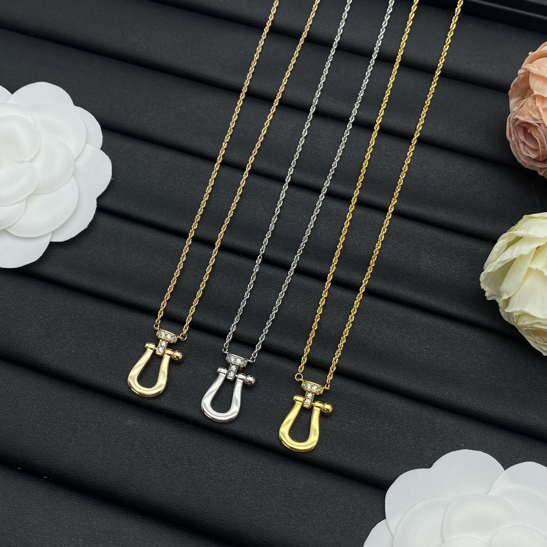 Horseshoe Pendant Necklace with diamonds