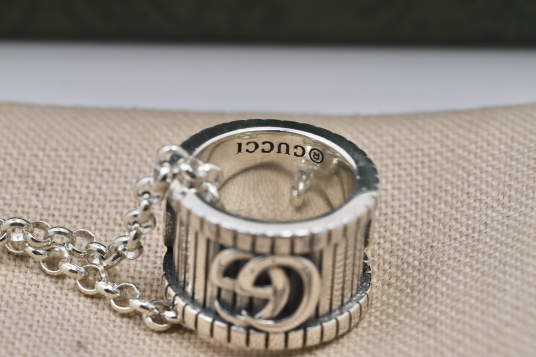 Double G Engraved Pendant Necklace