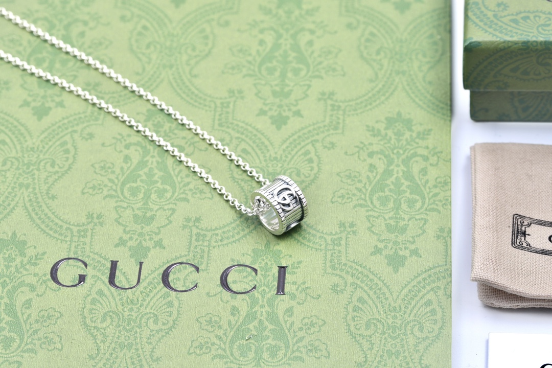 Double G Engraved Pendant Necklace