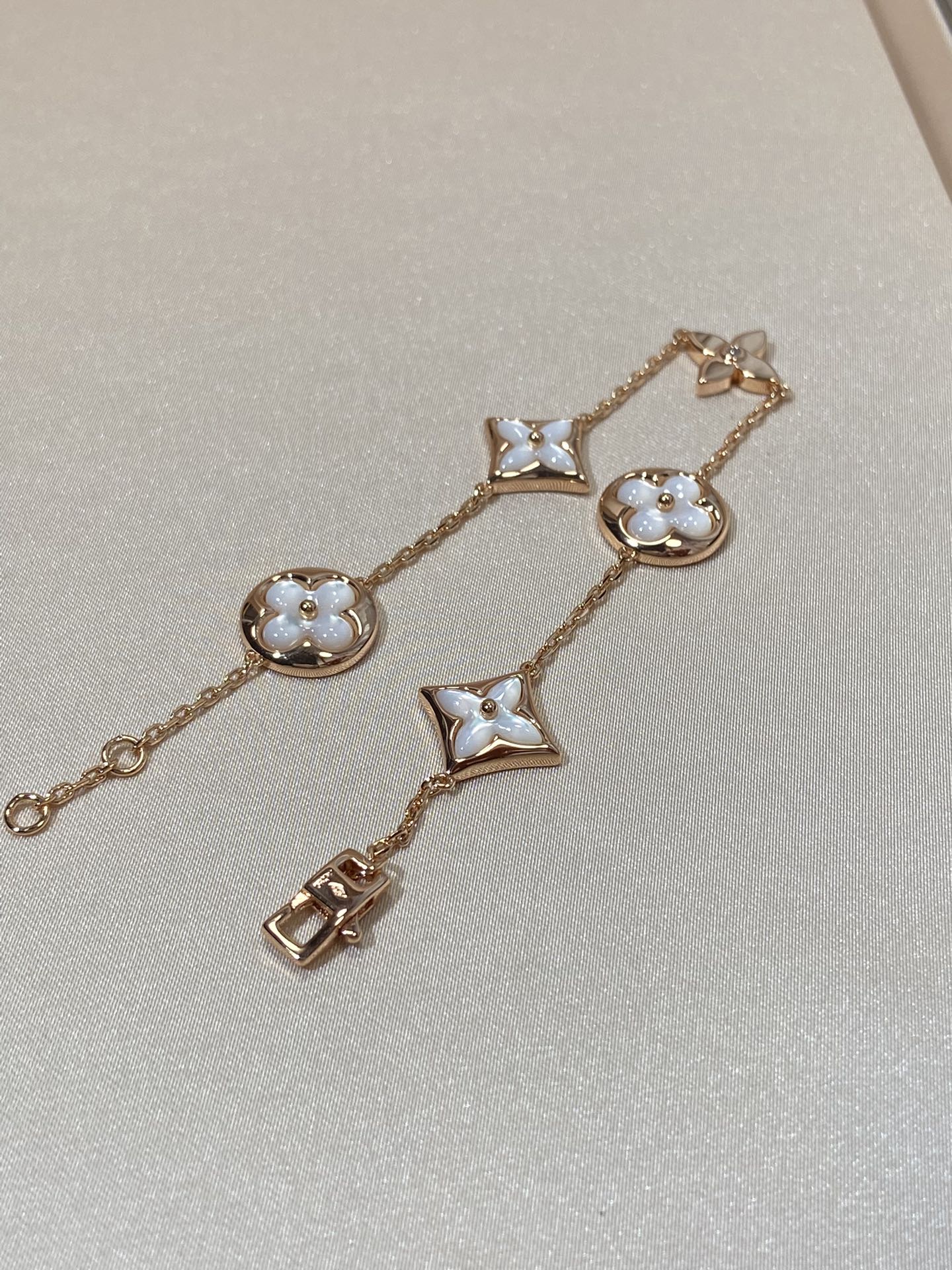 Five Flowers Bracelet