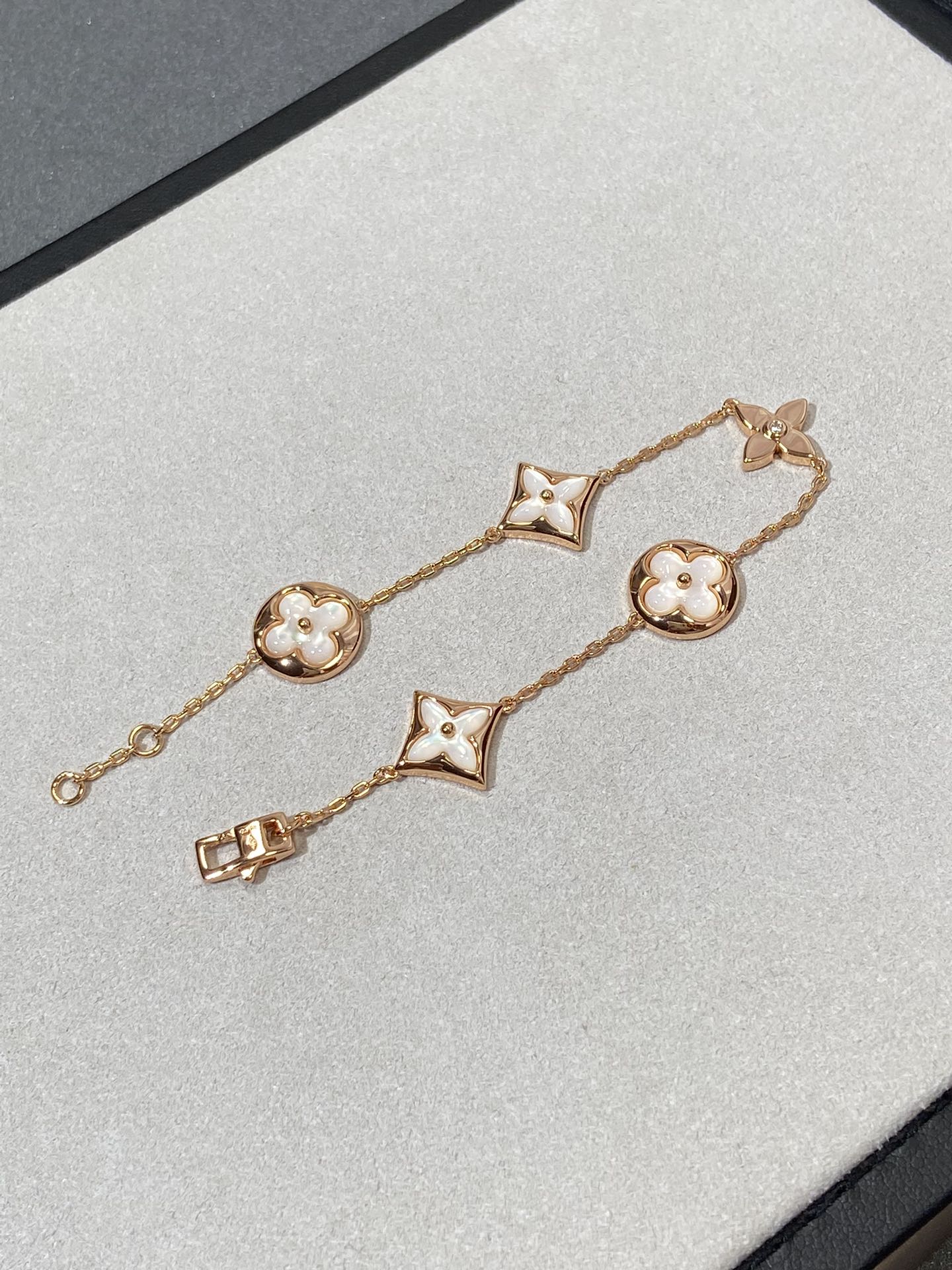 Five Flowers Bracelet