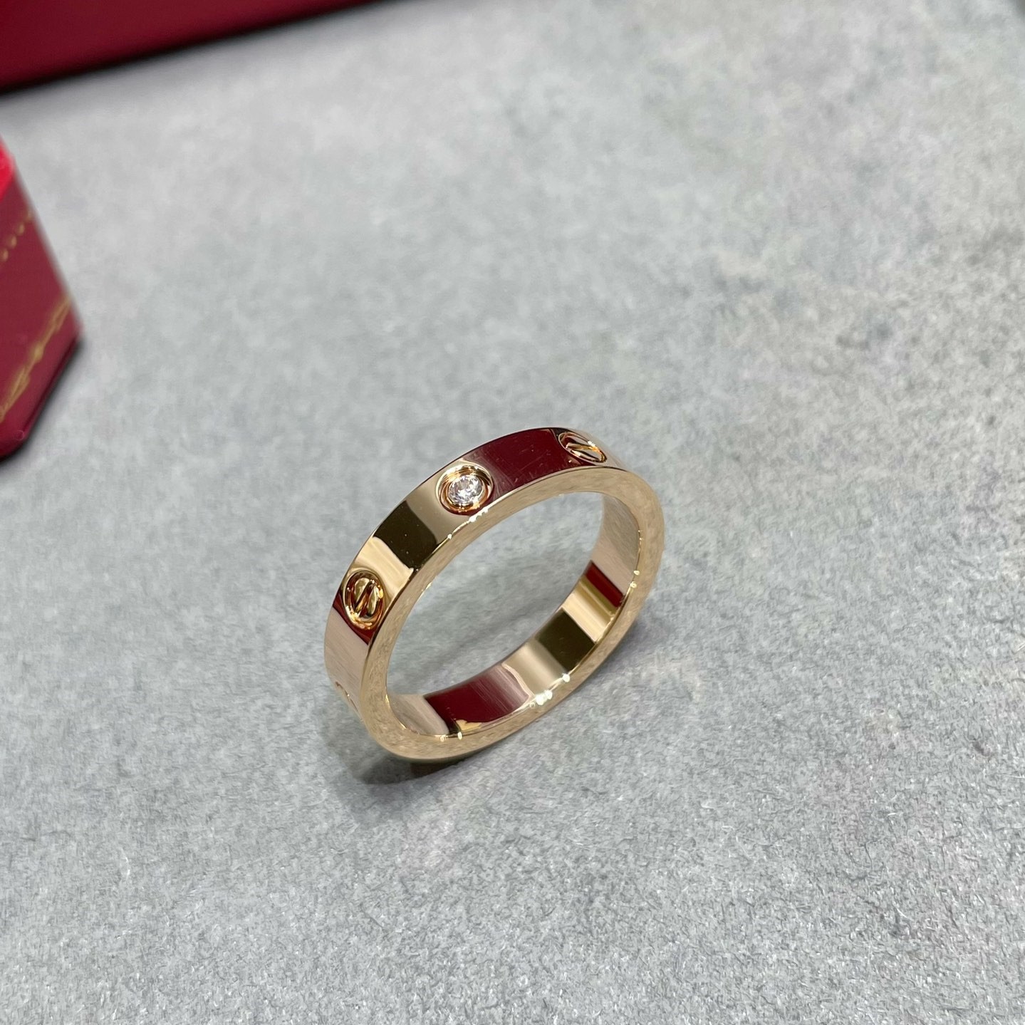 Love Ring with 1 Diamond