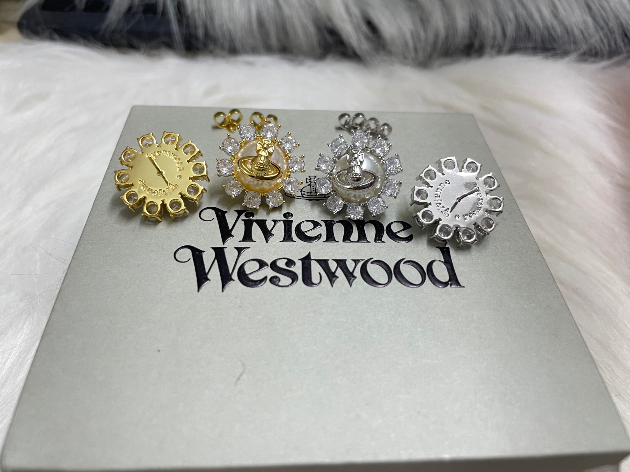 Round Pearl Rhinestone Flower Earrings