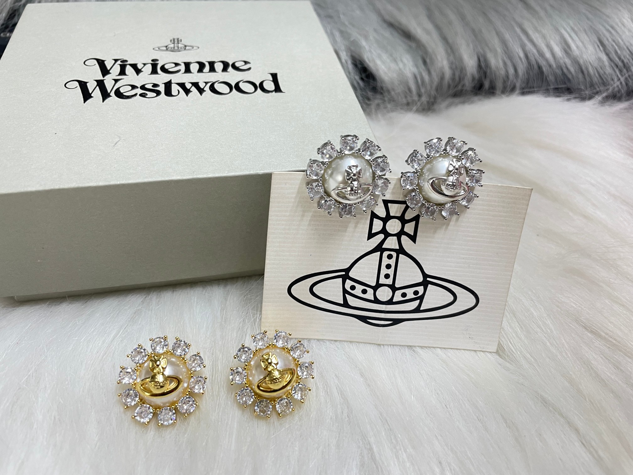Round Pearl Rhinestone Flower Earrings