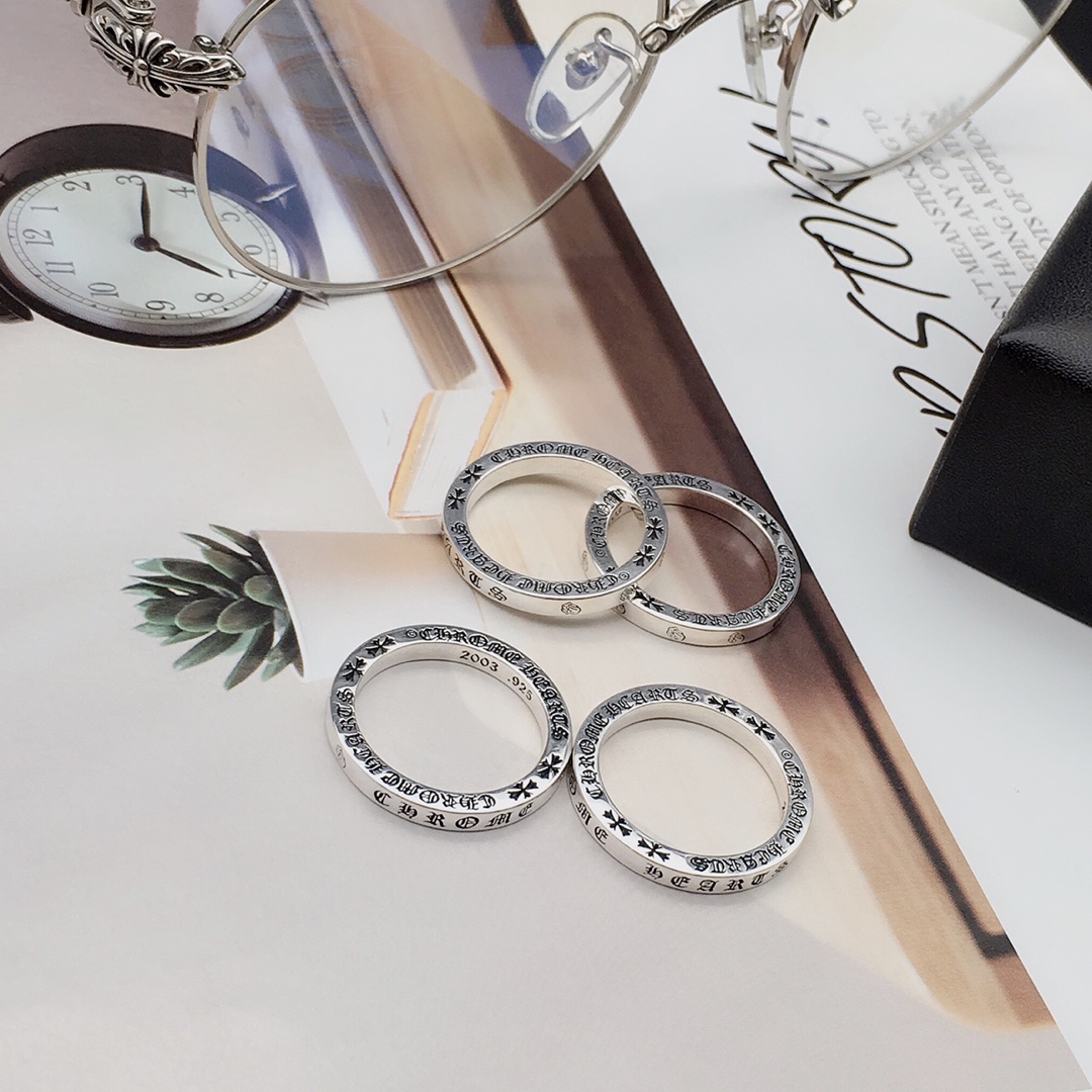 Tongue Letter Thin Ring