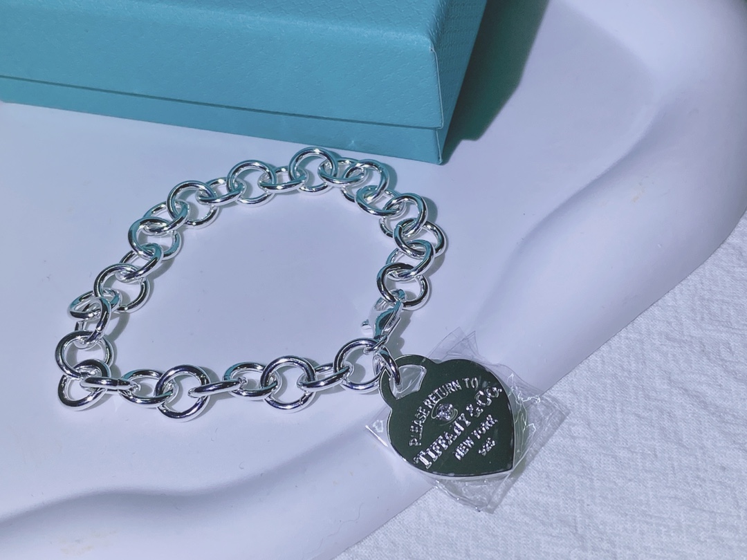 Heart Tag Bracelet with Diamonds
