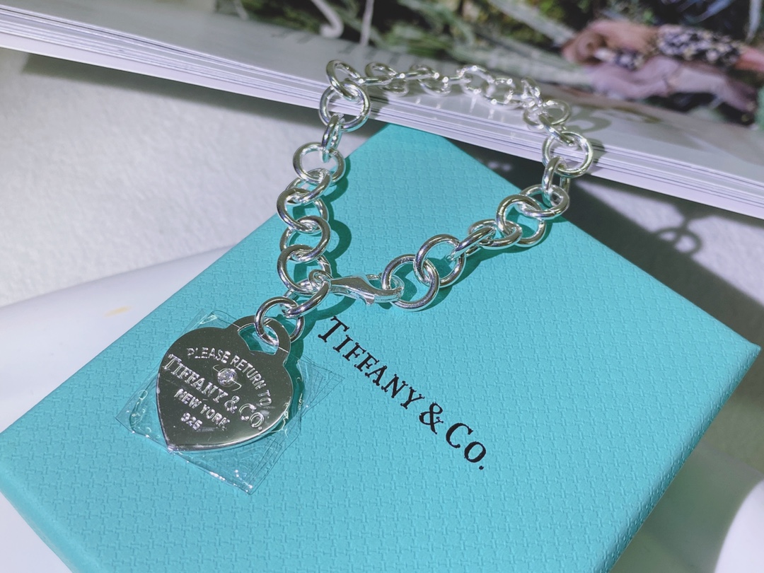 Heart Tag Bracelet with Diamonds