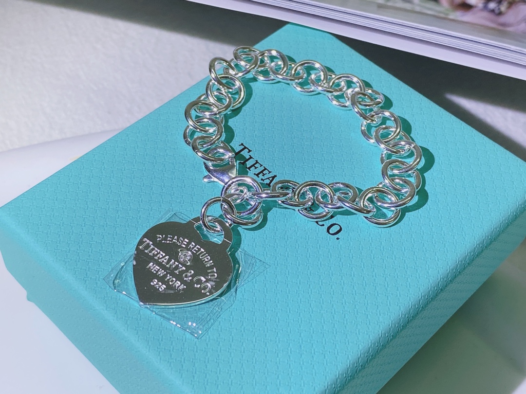 Heart Tag Bracelet with Diamonds